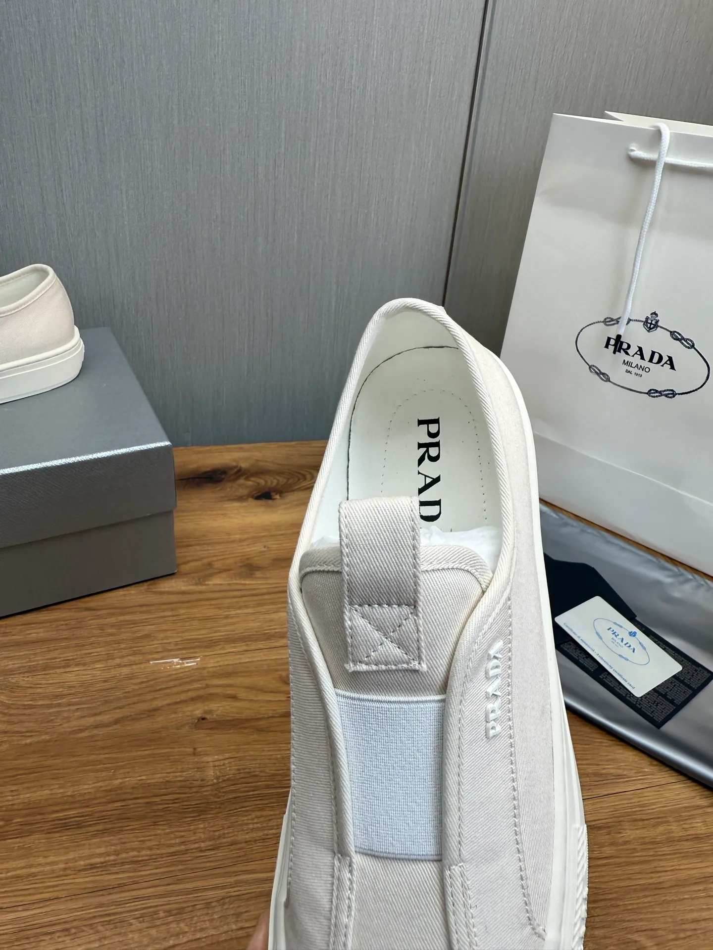 Men's shoes 560💰 [PRADA] Popular canvas shoes in the men's shoe counter, synchronized with the official website, 1 high-quality shipment ✔️Original canvas + cowhide lining, 1🆚1 replica, original sole, 38-45 (45 customized, non-refundable)